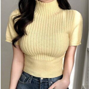 💚 Yellow Ribbed Mock Neck Knit Top Short Sleeve Size S-m